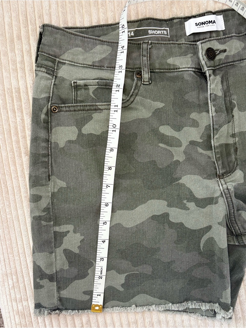 Sonoma Olive Camo Frayed-Hem Denim Shorts Size 14 - Picture 6 of 6